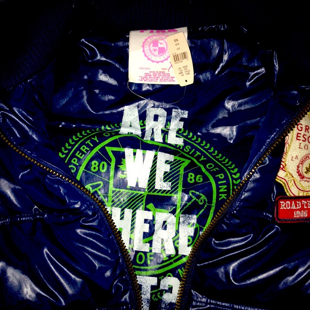 Victoria’s Secret Pink Vintage Puffer Vest with a Detachable Furlined Hood BNWT - Picture 2 of 3
